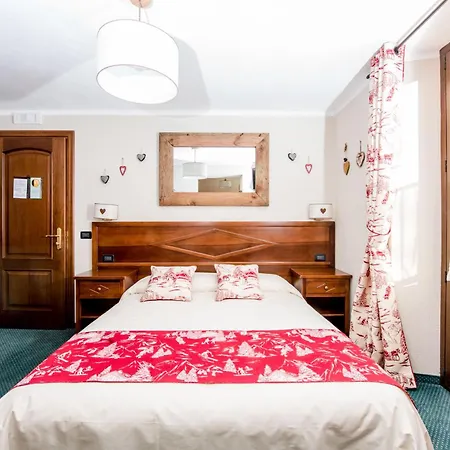 斯特拉迪尔诺德酒店 3*