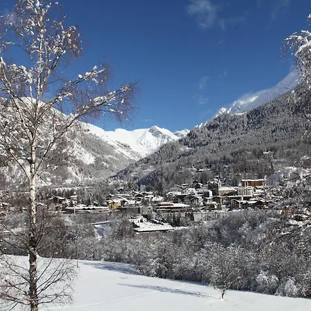 斯特拉迪尔诺德酒店 3*