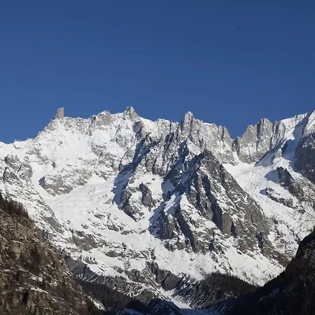 斯特拉迪尔诺德酒店 3*